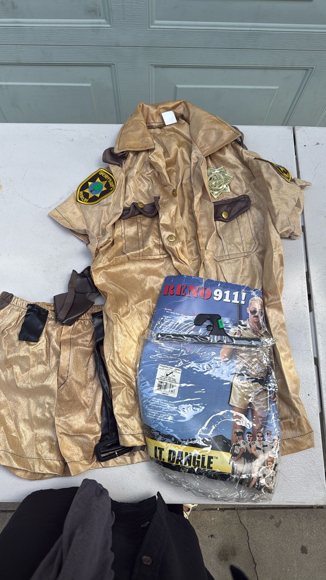 Reno 911 Costume Size Medium