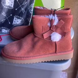 Boots  UGG