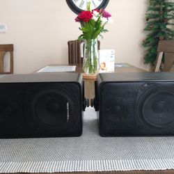 Realistic Minimus 77 Bookshelf Speakers