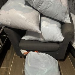 Tenis Y Bolsas De Ropa 