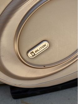 BILITOK zero-gravity full-body massage chair
