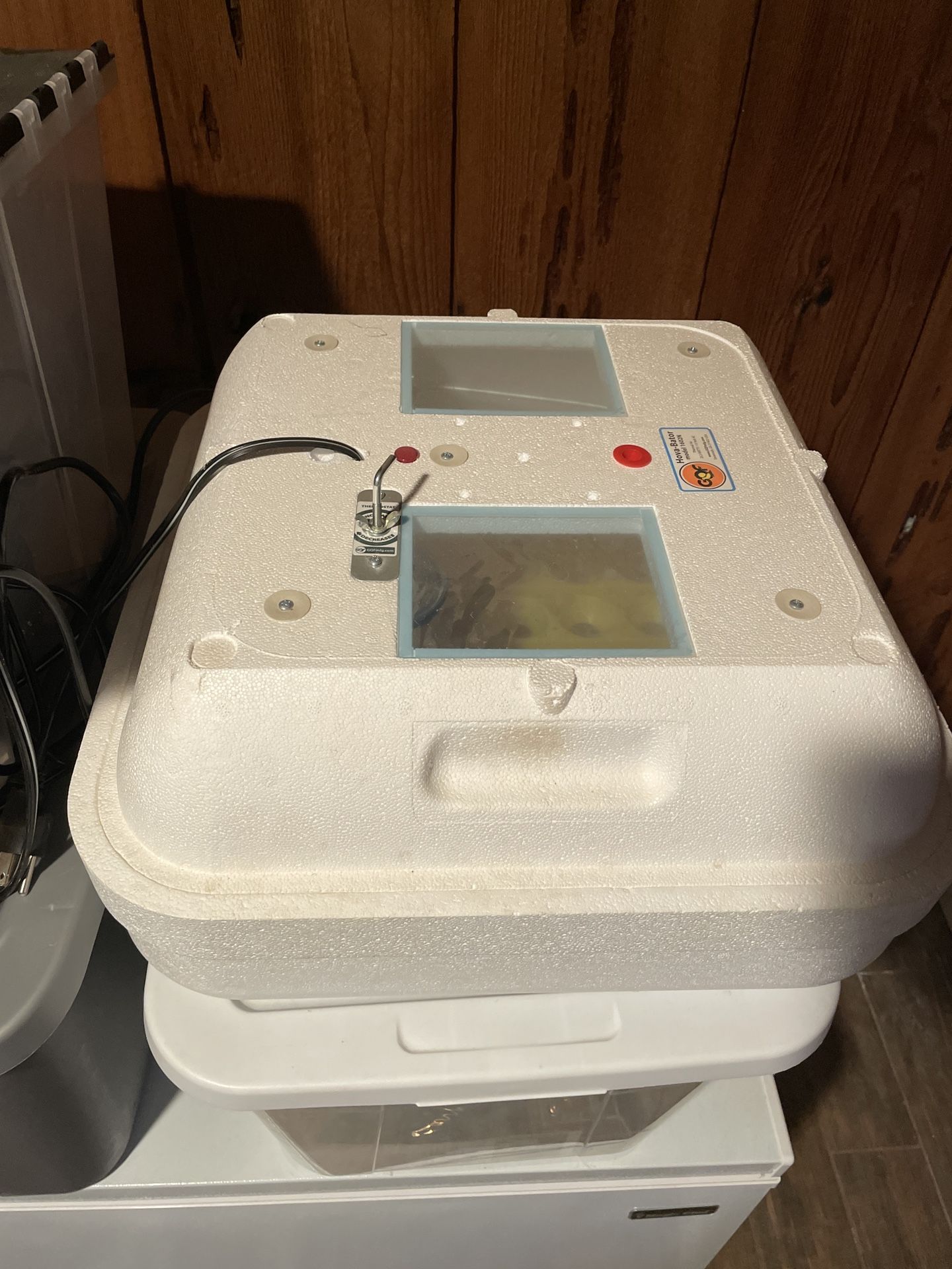 Hova Bator Still Air Incubator With Egg Turner