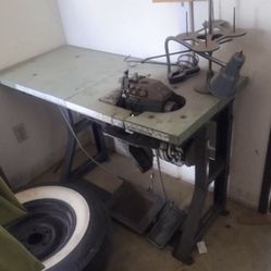 Serger Sewing Machine 