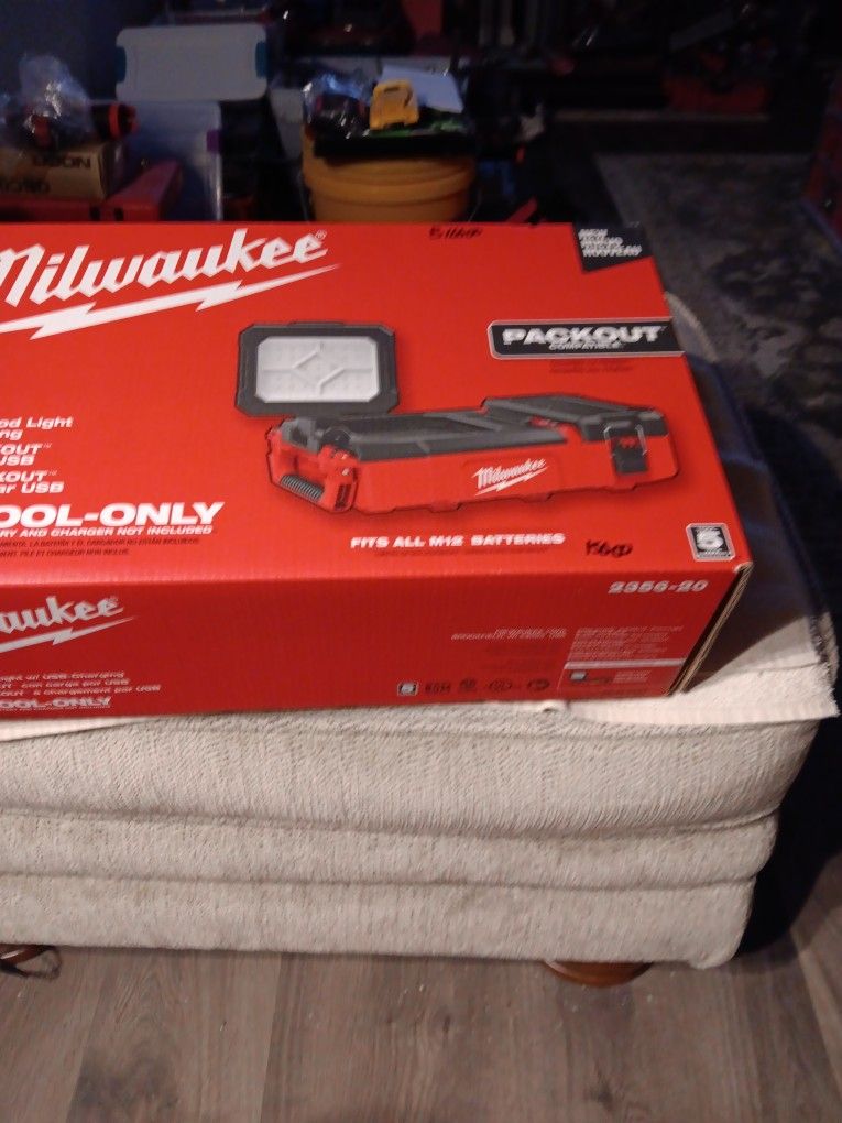 Milwaukee Packout Flood Light 
