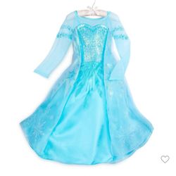 Vestido de Elsa para niñas, medida cuatro Disney Store nuevo. Sólo esa medida tengo disponible
