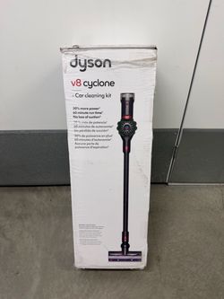 Dyson V8 Cyclone + Car Cleaning Kit