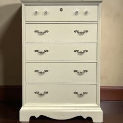 Free Delivery - Thomasville Hardwood Dresser 