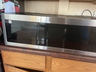 Samsung Fingerprint Resistant Stainless Steel Smart SLIM Over-the-Range Microwave