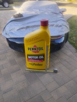 Pennzoil display bottle 41 in tall 19 in wide 10 in thick