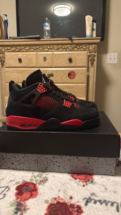 Jordan 4 red thunders