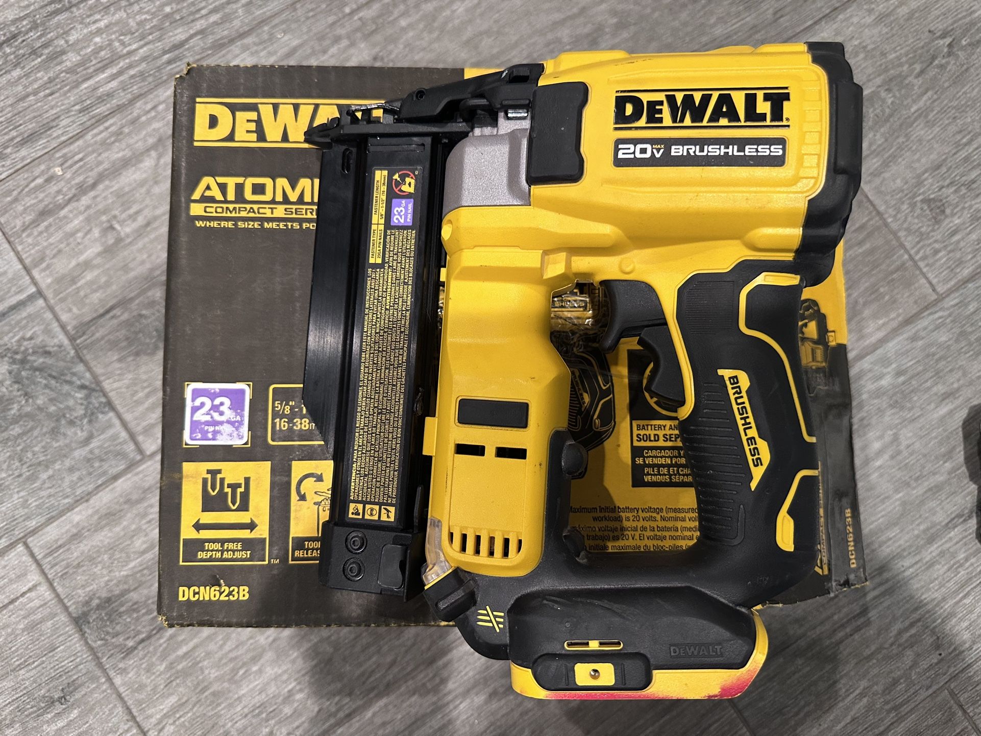  DEWALT ATOMIC 20V MAX Lithium Ion Cordless 23 Gauge Pin Nailer Tool Only