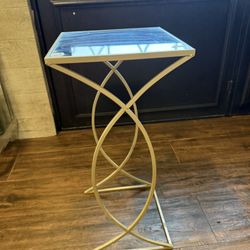 Decorative Side Table - Hold Trim With Mirror Top