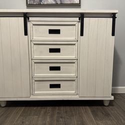 Farmhouse sideboard