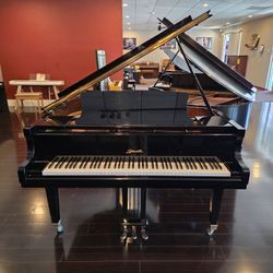 Ritmüller Baby Grand Piano
Black (Polished Ebony)