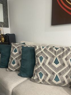 Set Of 4 Decorative Pillows 