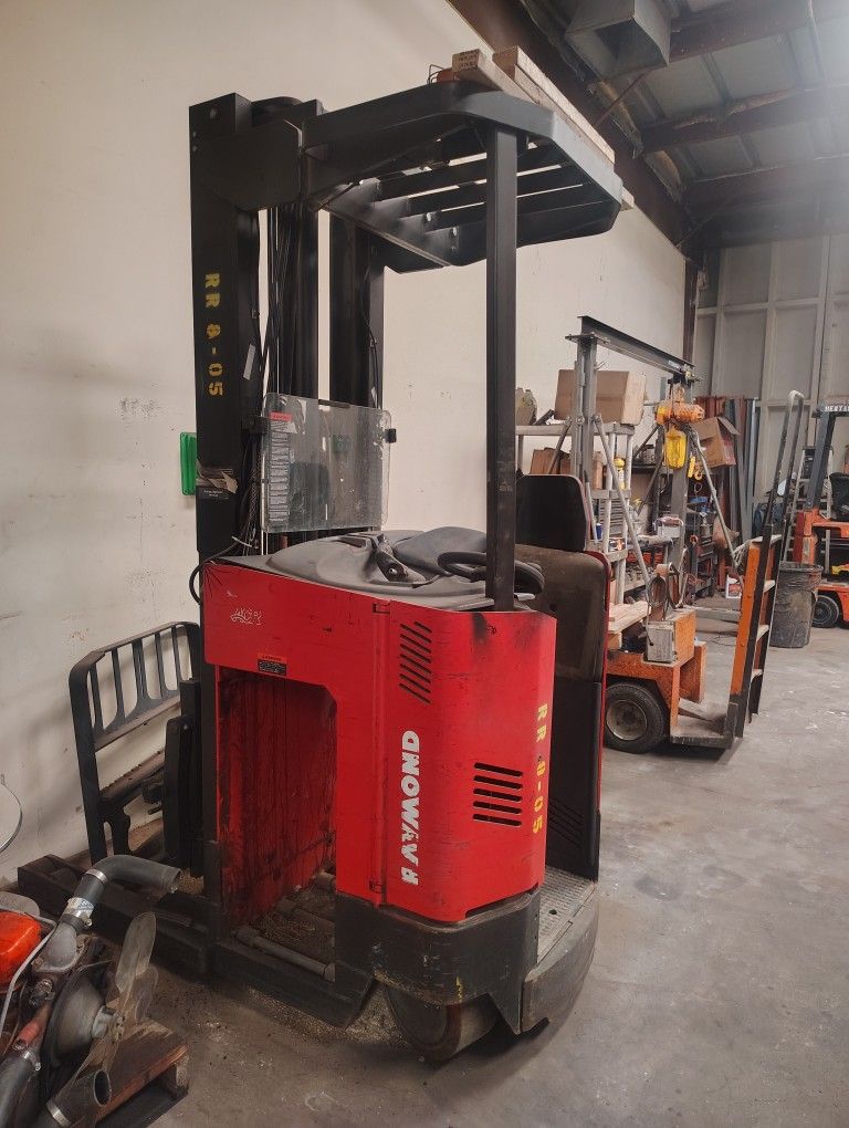 2011 Raymond Reach Forklift