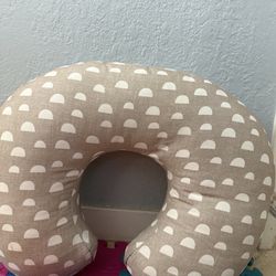 Boppy Nursing pillow - Like New 