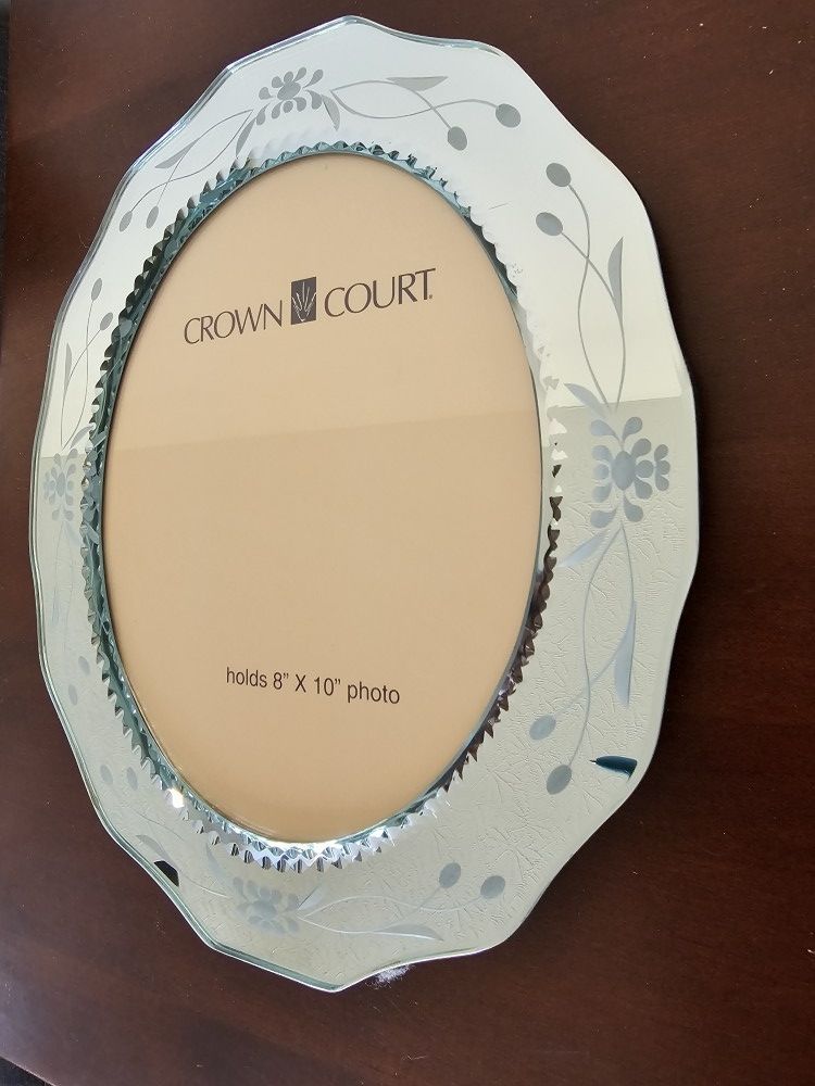 $45.00 - Vintage Venetian Glass Photo Frame, Elegant Beveled Etched Glass Design Accents! Like New Condition/Lowest Price!