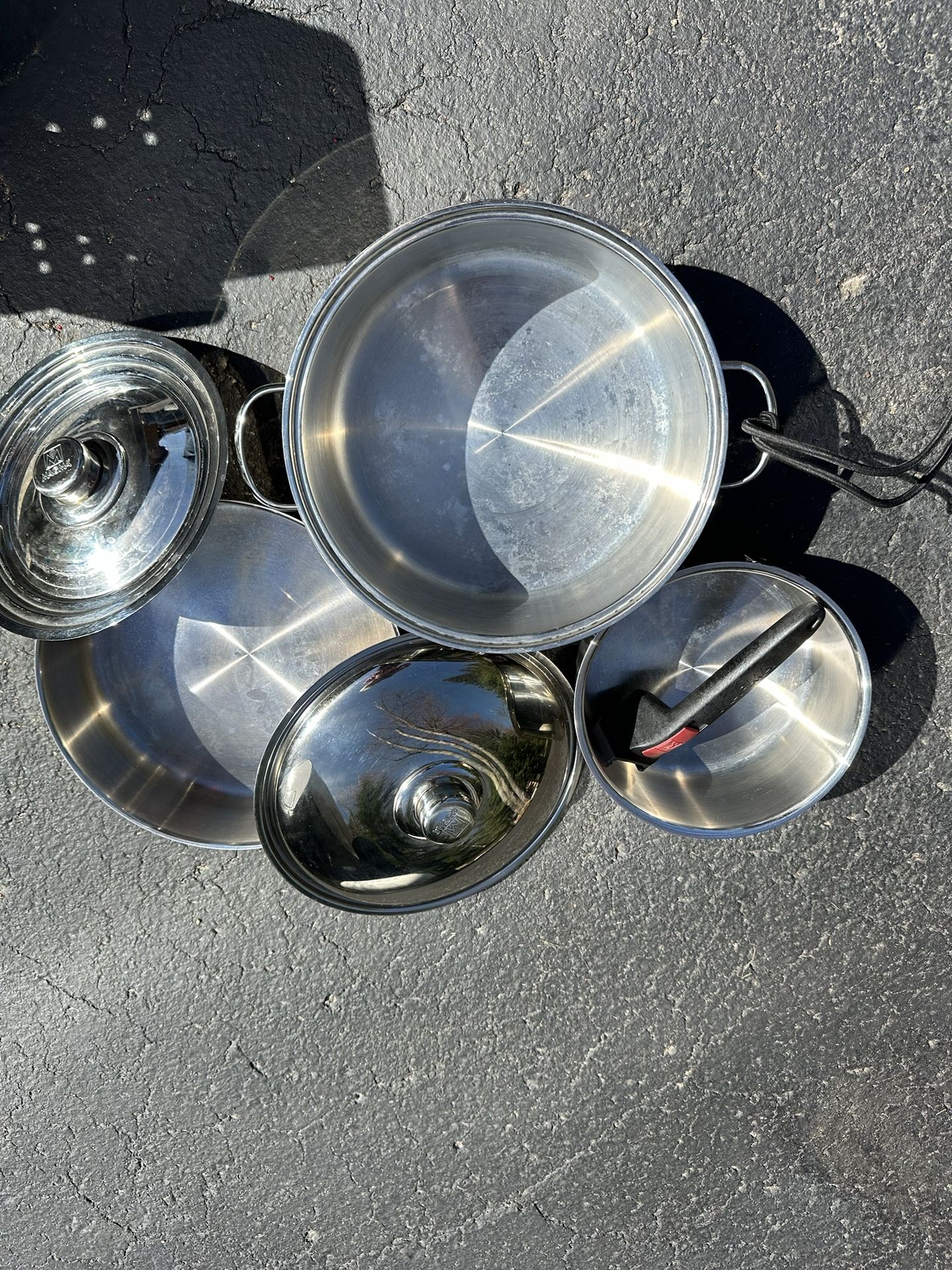 Magma Stacking Pans