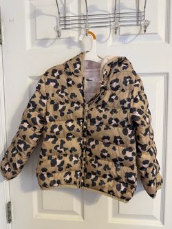 Girls Puffer Coat/size 6