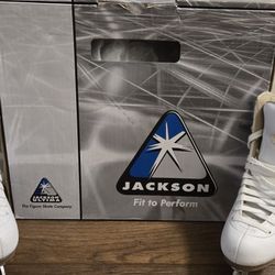 Jackson MYSTIQUE  fit to perform  figure skates kids size 3.5