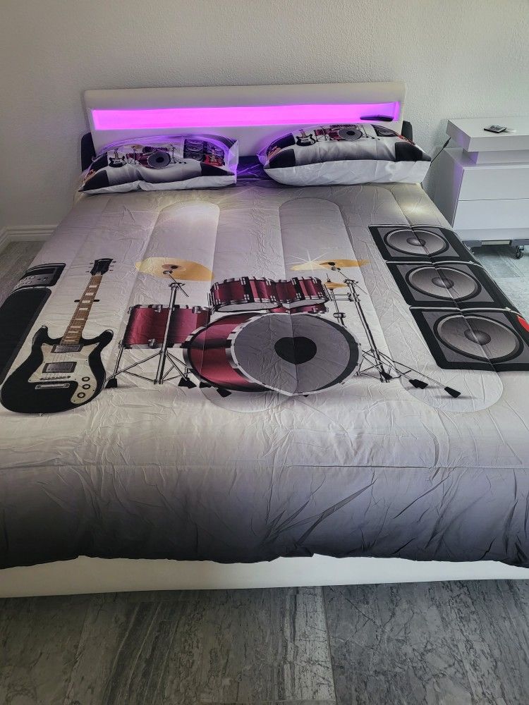 Queen Size Leather Padded White & Black Bed