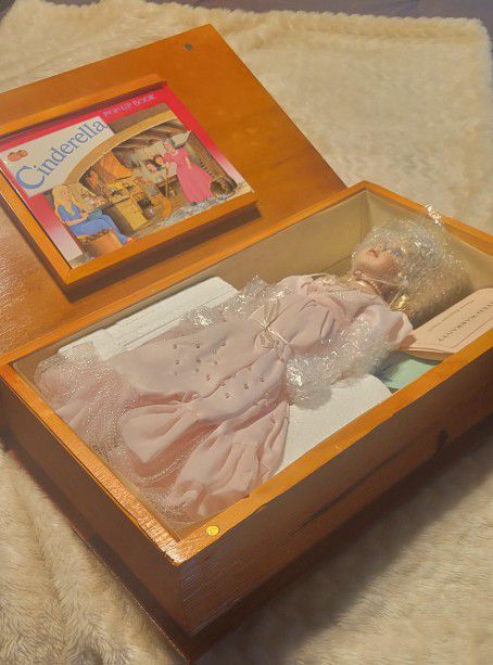 Duck House Heirloom Collectible Storybook Cinderella Doll