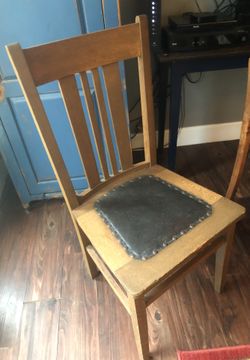 Vintage chair with leather accent