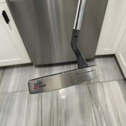 TaylorMade Pro-formance 33.5” RH Blade Putter w/ USC Cover - STILL AVAILABLE