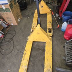 Alot Of Garage And Ware House Machine And Ladder Hit Me For What Machine You Want 