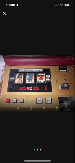 Slant top slot machine
