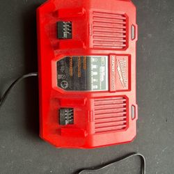 Milwaukee Dual M18 Rapid Charger 