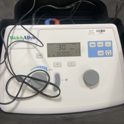 Welch Allyn / Grason-Stadler Diagnostic Audiometer w/ Case & Headphones 