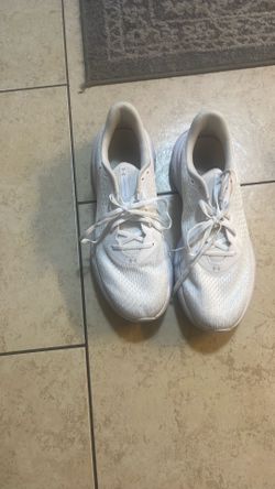 Tennis shoes, size 11