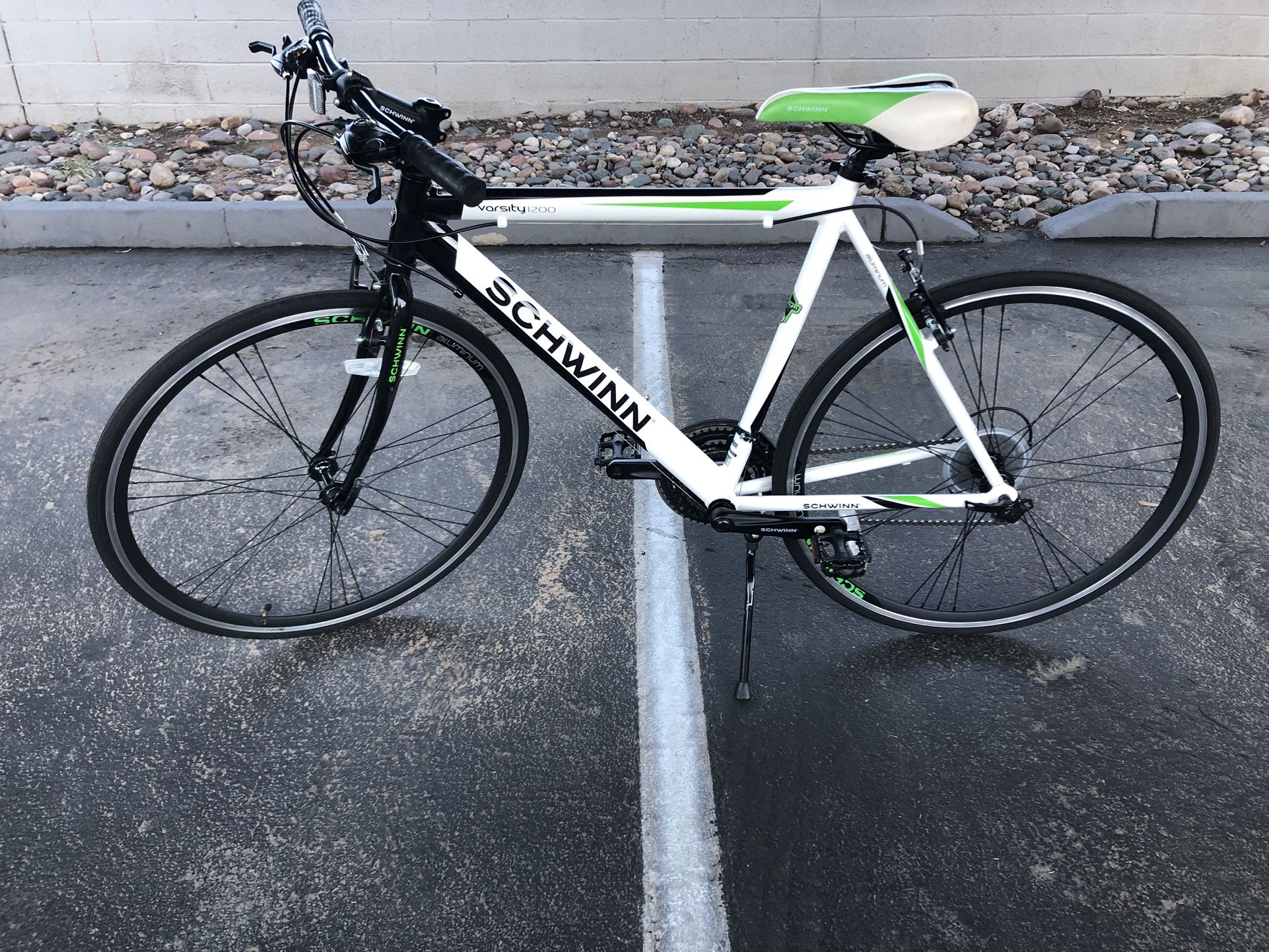 Schwinn Varsity 1200