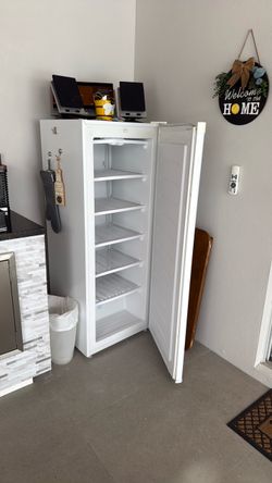 Freezer 55x 21 x 21