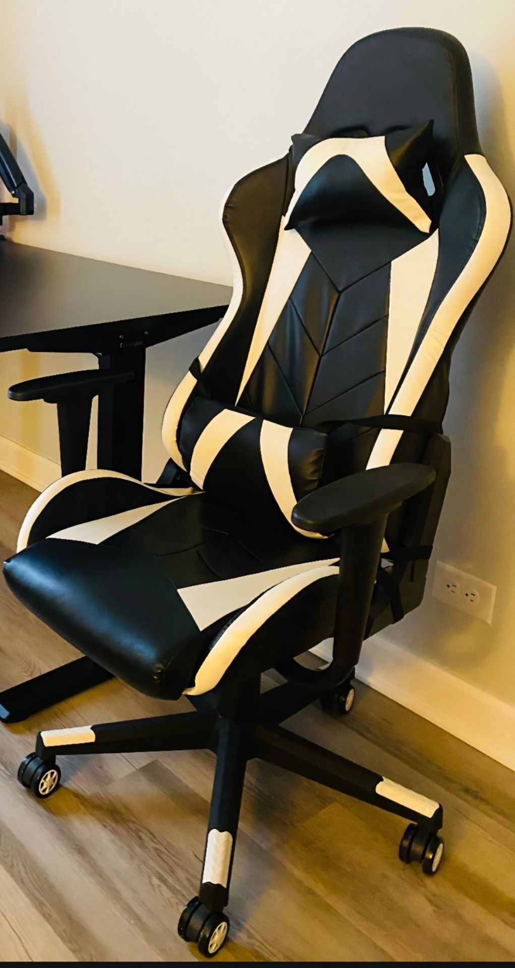 Gaming Chair Excellent Condition