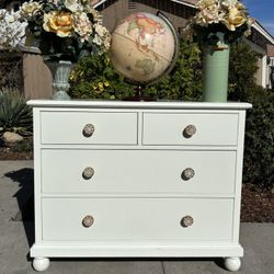 White Pottery Barn Solid Wood Dresser Chest of Drawers Furniture Great Condition 