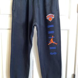 Mens Sz L New York Knicks (Jordan) sweats
