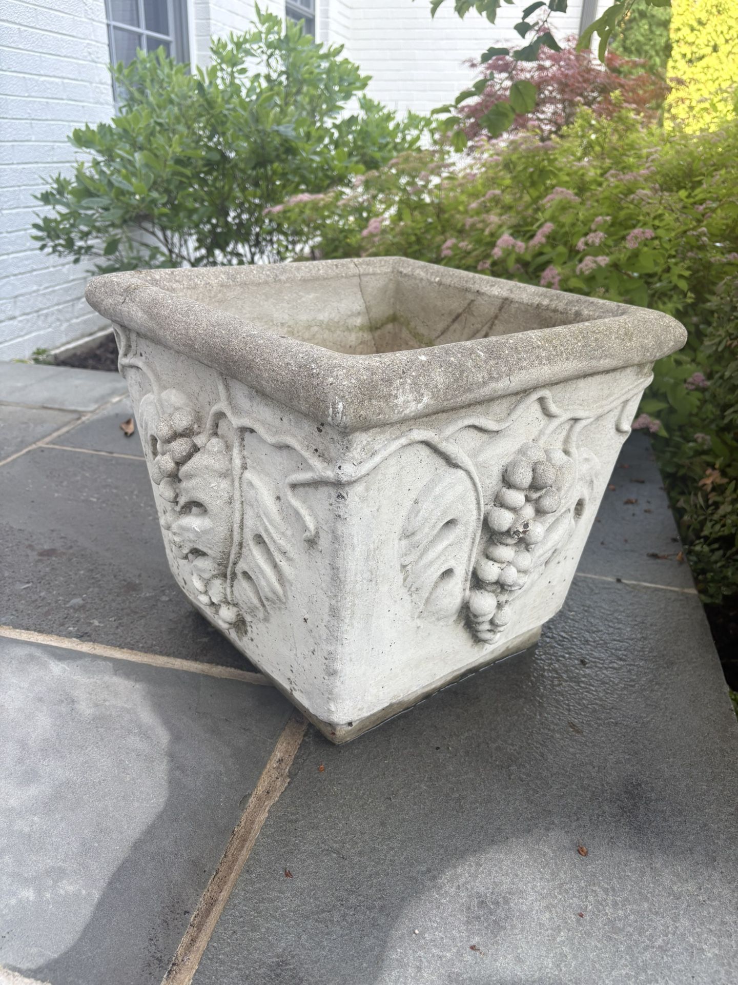 Cast Cement Flower Planter Garden Yard Patio Vase