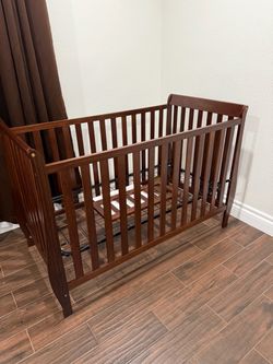 Wooden Baby Crib in Cherry Finish