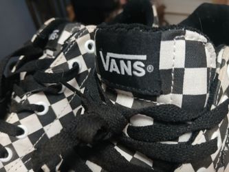 CHECKERED VANS SIZE 13