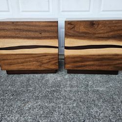 2 Nightstands / Bedside Tables