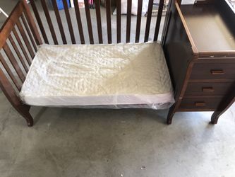 Baby wooden crib with mattress