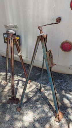 2) vintage trailer jacks bumper jack pair screw lift Mid-Century rustic decor automobilia shop man cave