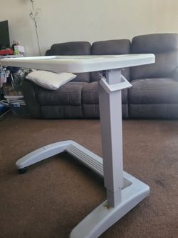 Carex adjustable table