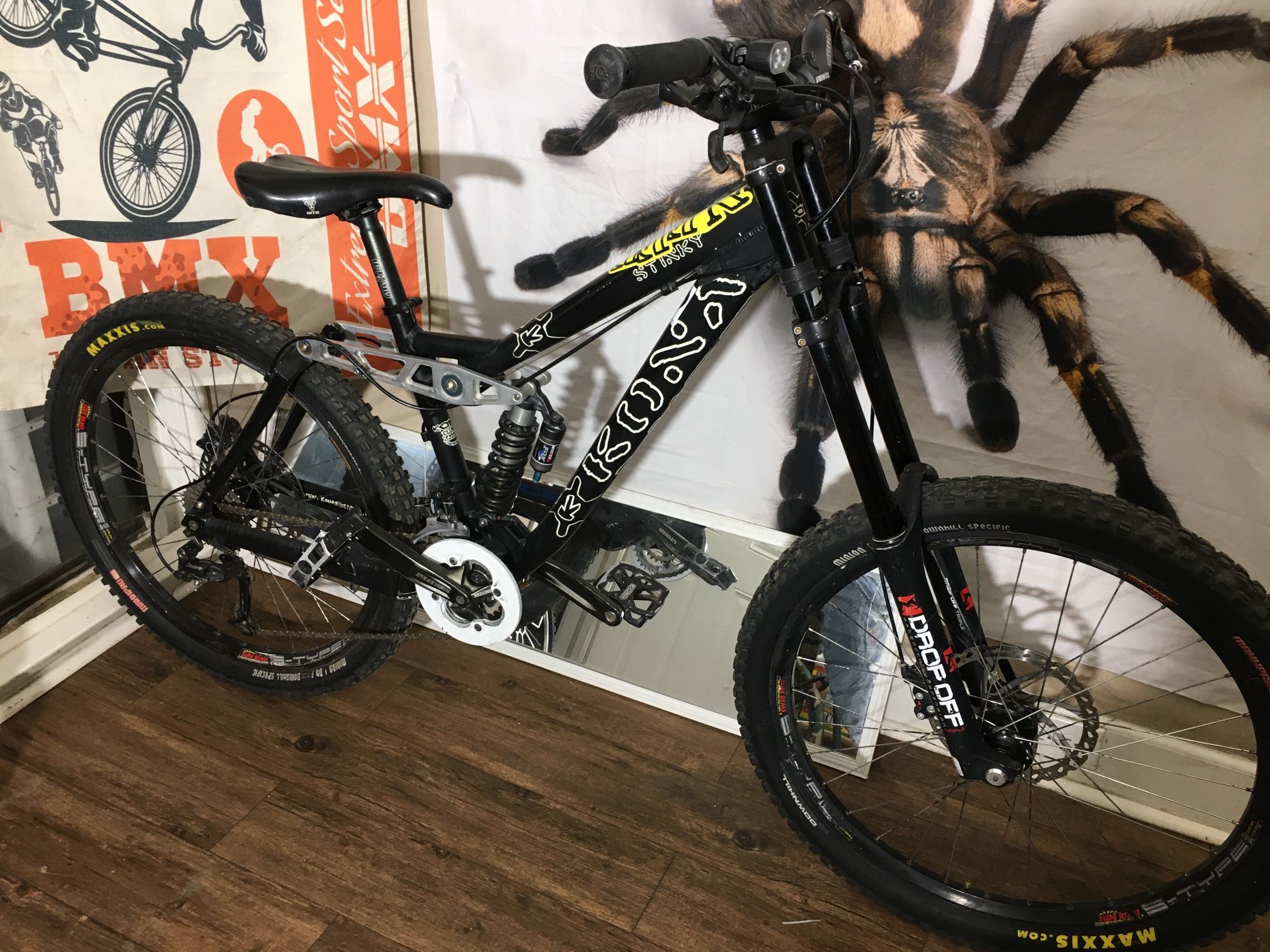 KONA “stinky” Downhill Race Bike