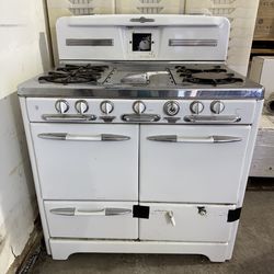 Vintage O'Keefe and Merritt gas stove