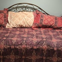 Day Bed Withe Trundle 