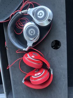 2 beats Dj headphones use boths works perfectly fine firm on price no offer